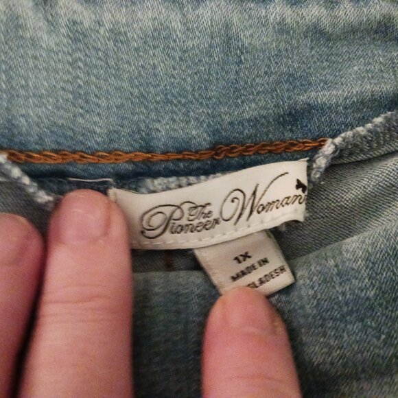 Pioneer Woman Floral Jeans size 1x - Picture 4 of 4